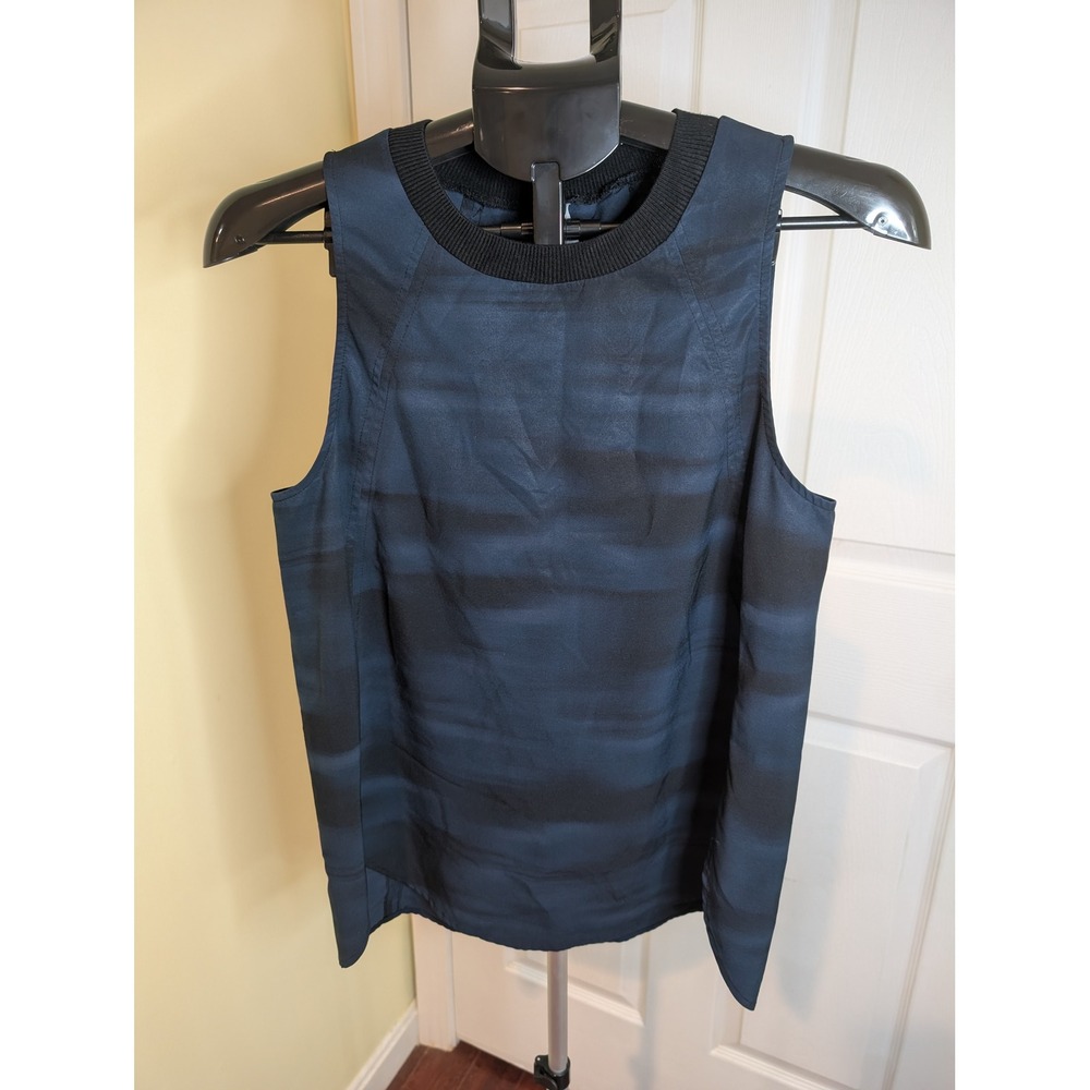 Athleta Zephyr Tank Top Womens Small Navy Blue Black Blurred Camo Sleeveless